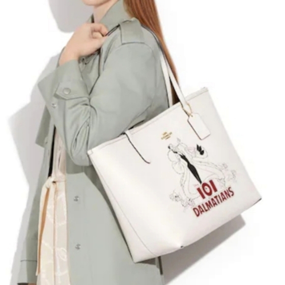 NWT Disney X Coach City Tote With Signature Canvas Interior and Cruella Motif - Picture 1 of 14